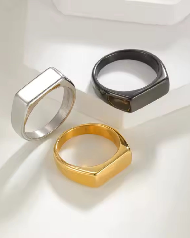 Alexandrine Signature Ring