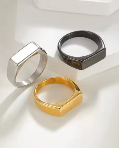 Alexandrine Signature Ring
