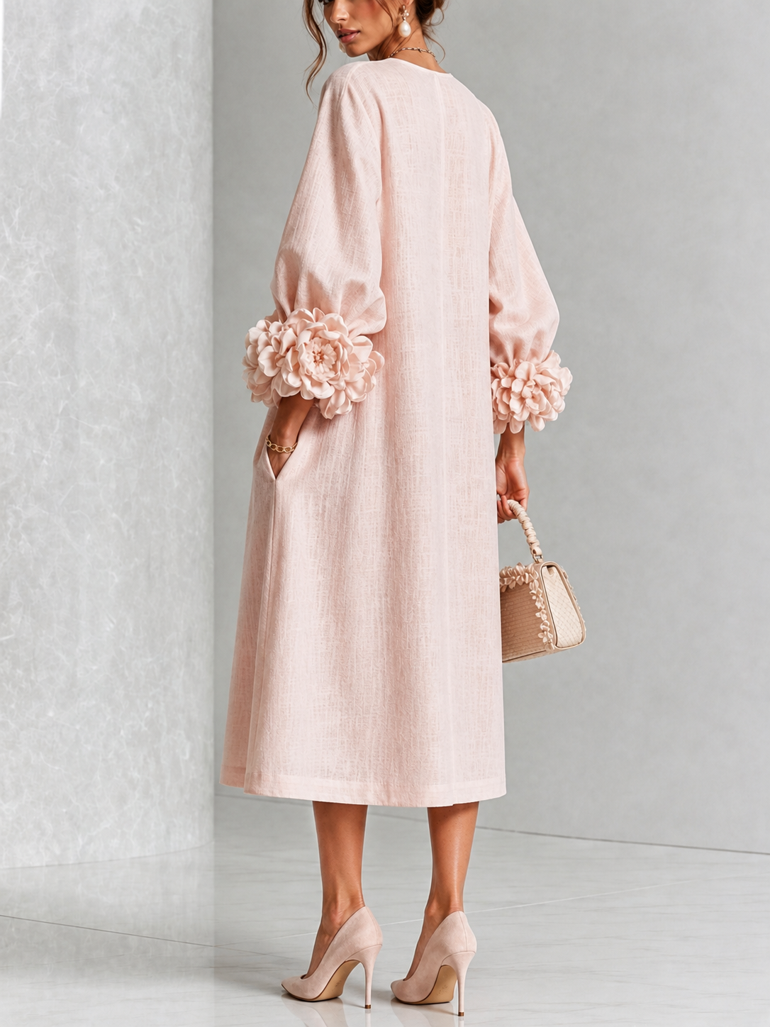 Jade - Robe Midi Rose Fleurie à Boutons et Manches Volumineuses