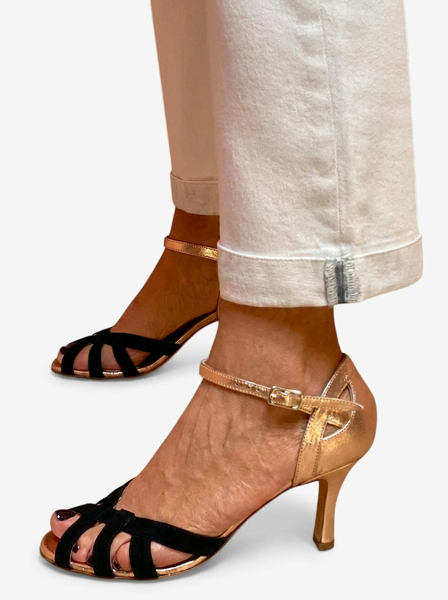 Danariah Black Signature Comfort Pumps