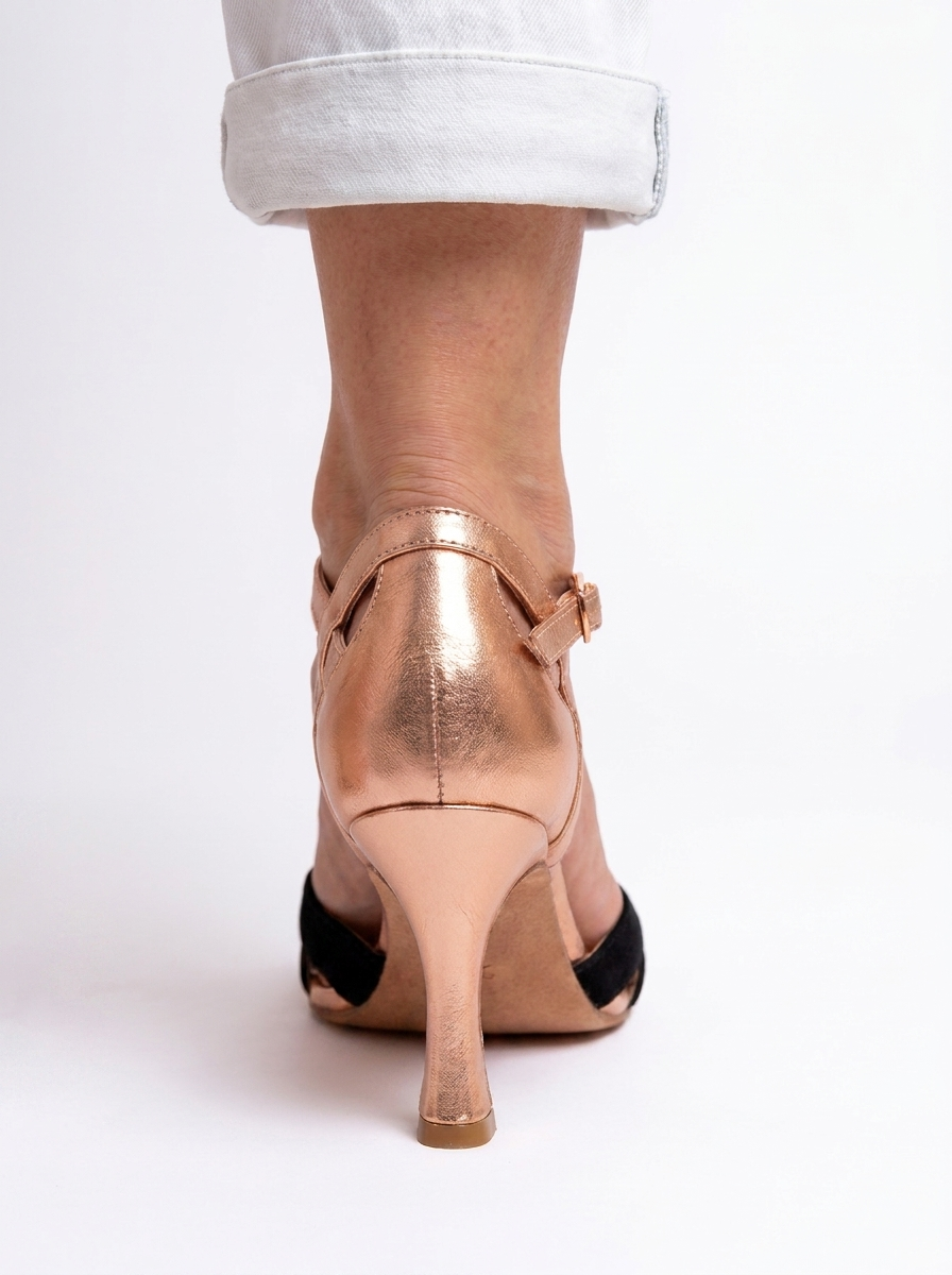 Danariah Black Signature Comfort Pumps
