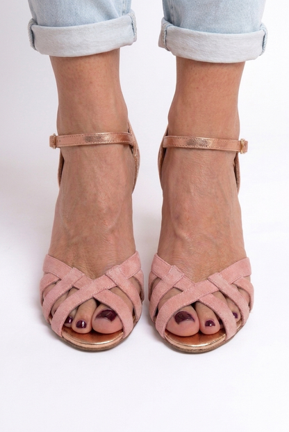 Danariah Signature Comfort Pumps